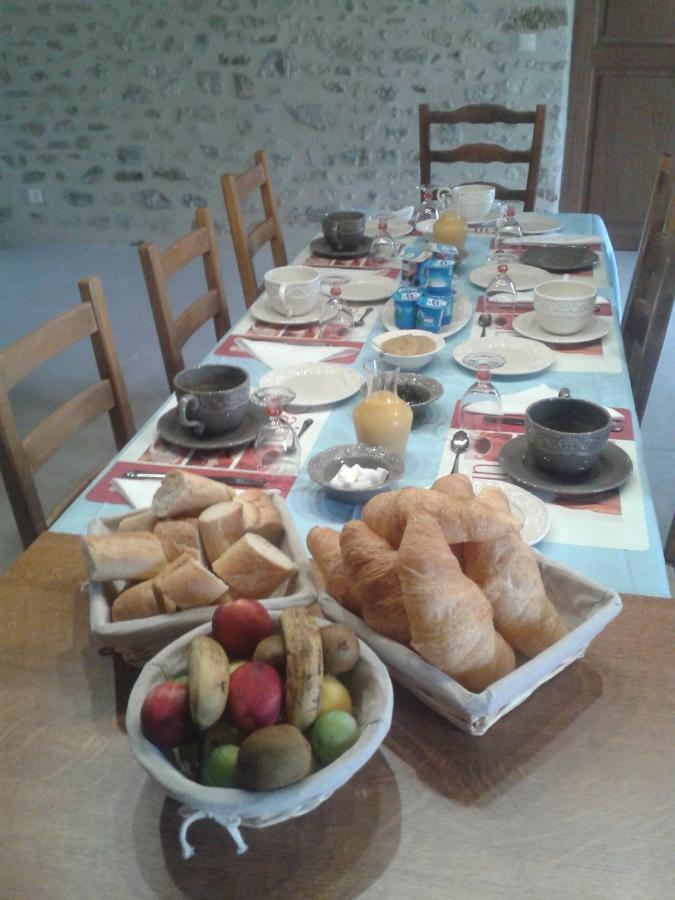 Domaine De La Rue Bed & Breakfast La Berthenoux Dış mekan fotoğraf